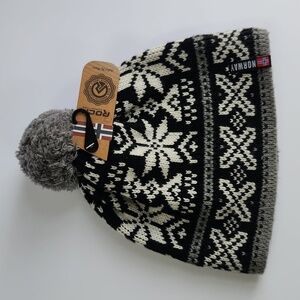 Rock Expedition Norway Nordic Pattern Wool Blend Pom-Pom Beanie